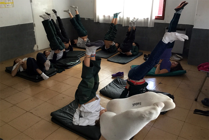 Escuela con Yoga