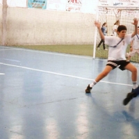 escuela-con-campo-de-deporte.jpg