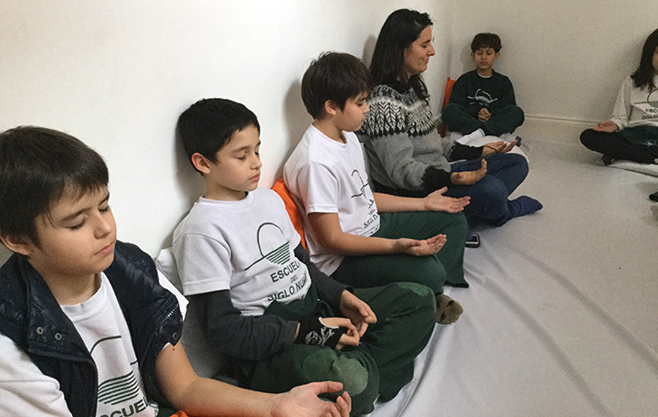 Colegio con Meditación Colegio con Meditación